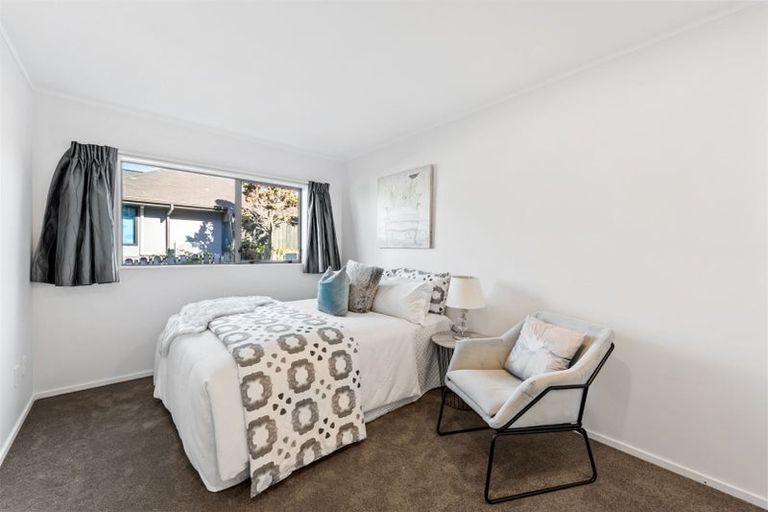 Photo of property in 6 Elsfield Place, Torbay, Auckland, 0630