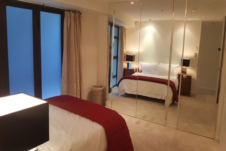 Photo of property in 4/318 Oriental Parade, Oriental Bay, Wellington, 6011