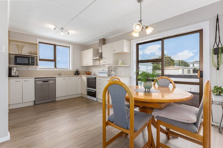 Photo of property in 95 Matatiro Street, Titahi Bay, Porirua, 5022