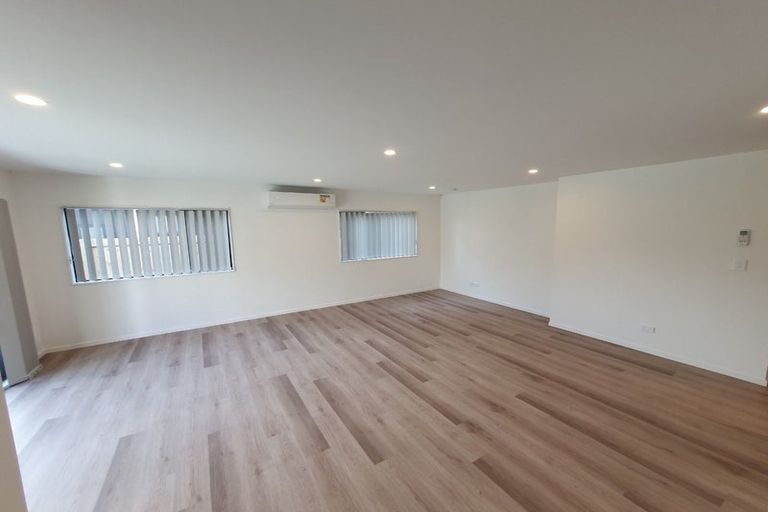 Photo of property in 52 Black Beech Crescent, Takanini, 2110