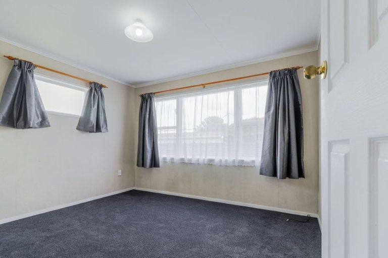Photo of property in 18 Abraham Crescent, Milson, Palmerston North, 4414