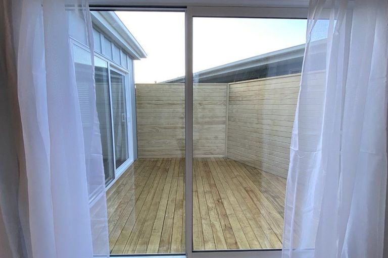 Photo of property in 8 Moera Place, Stanmore Bay, Whangaparaoa, 0932