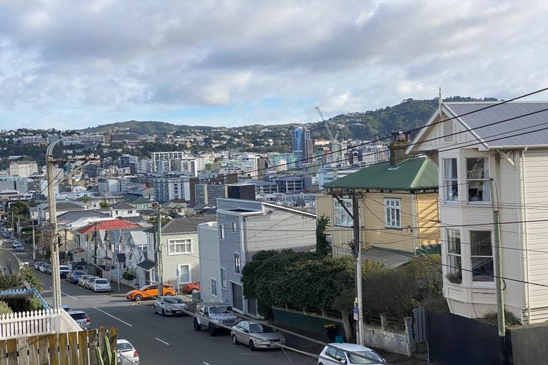 Photo of property in 100 Pirie Street, Mount Victoria, Wellington, 6011