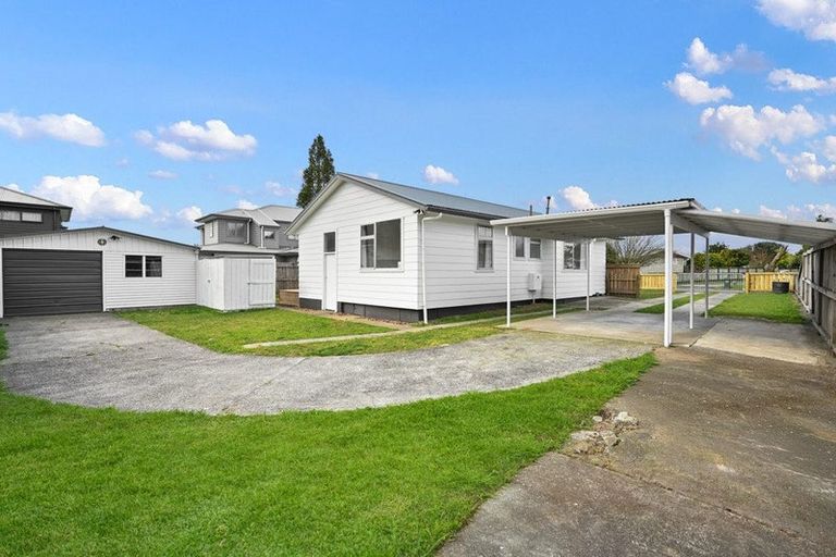 Photo of property in 63 Oakfield Crescent, Pukete, Hamilton, 3200