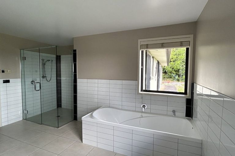 Photo of property in 45 Harry Dreadon Road, Opaheke, Papakura, 2584