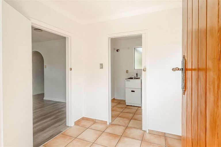 Photo of property in 21 Oxford Street, Picton, 7220