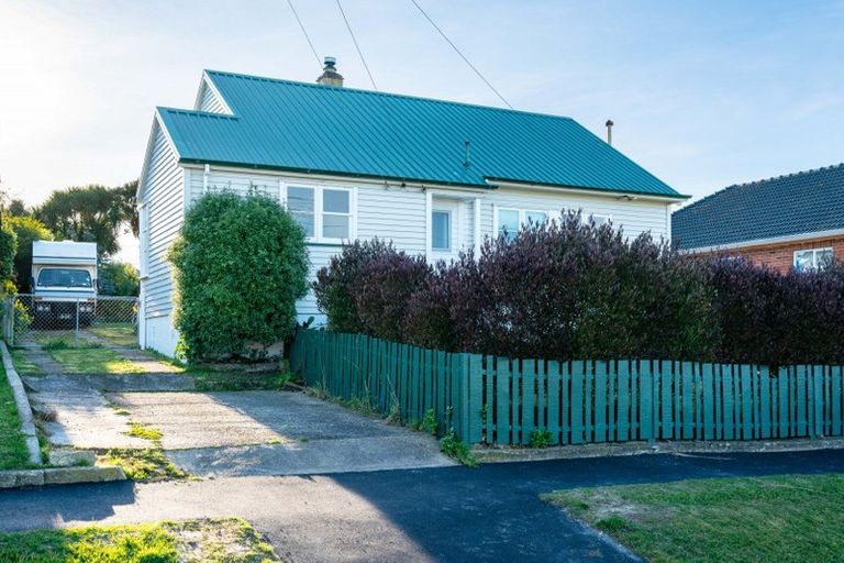 Photo of property in 37 Puketai Street, Andersons Bay, Dunedin, 9013