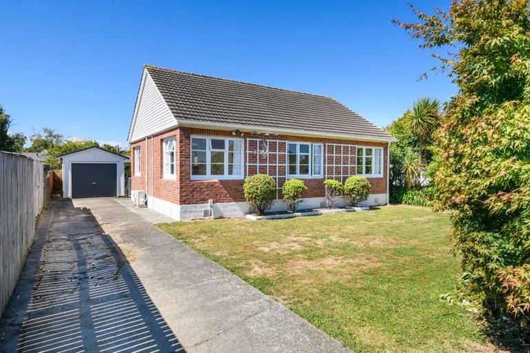 Photo of property in 140 Rangiora Avenue, Roslyn, Palmerston North, 4414