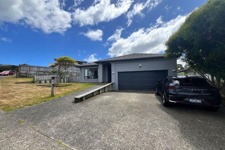 Photo of property in 66 Te Puia Drive, Aotea, Porirua, 5024