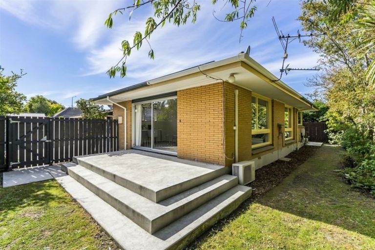 Photo of property in 2/108 Idris Road, Bryndwr, Christchurch, 8052