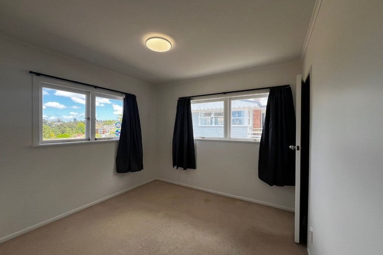 Photo of property in 95 Target Road, Totara Vale, Auckland, 0629