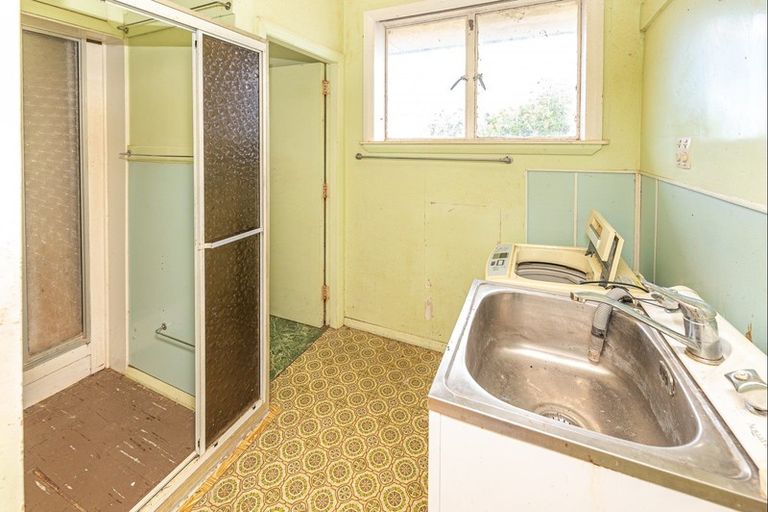 Photo of property in 15 Matai Street, Castlecliff, Whanganui, 4501