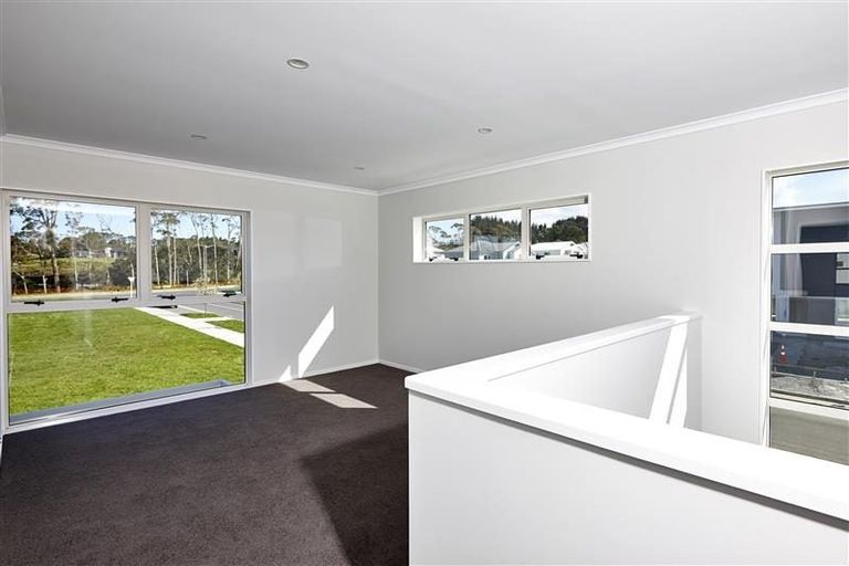 Photo of property in 1 Briddock Way, Swanson, Auckland, 0614