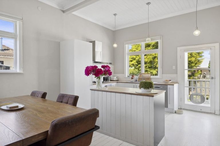 Photo of property in 84 Tomahawk Road, Andersons Bay, Dunedin, 9013