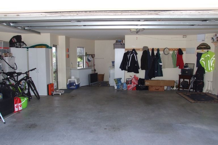 Photo of property in 2/72 Harvey Street, Waipahihi, Taupo, 3330