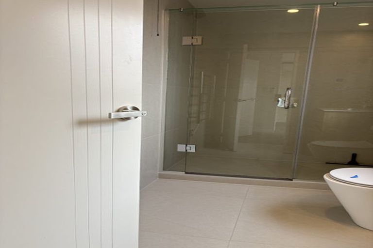 Photo of property in 1/21 Humphrey Kemp Avenue, Henderson, Auckland, 0612