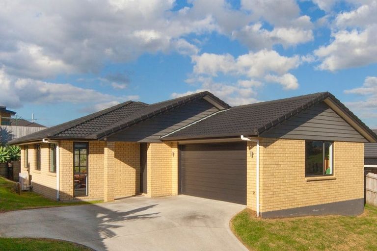 Photo of property in 8 Karika Place, Massey, Auckland, 0614