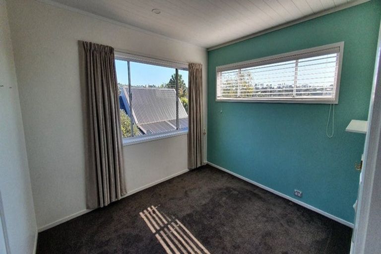 Photo of property in 2/9 Lingham Crescent, Torbay, Auckland, 0630