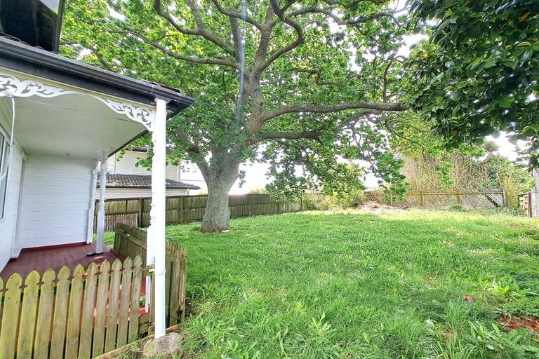 Photo of property in 1/113 Mokoia Road, Birkenhead, Auckland, 0626