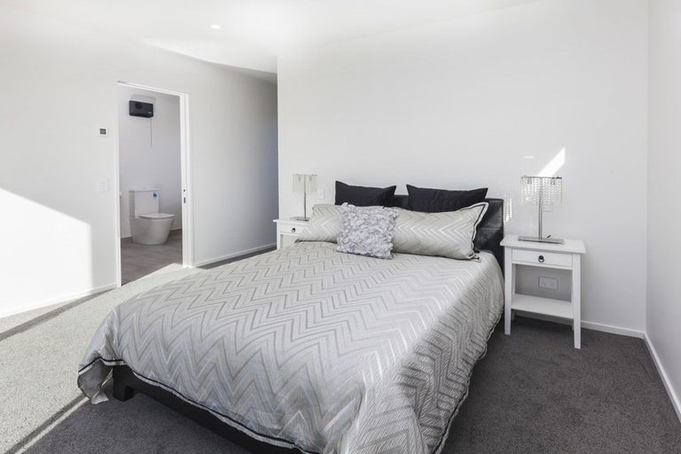 Photo of property in 94 Sarabande Avenue, Redwood, Christchurch, 8051