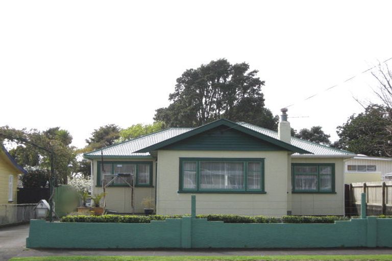 Photo of property in 9 Pukenui Street, Strandon, New Plymouth, 4312