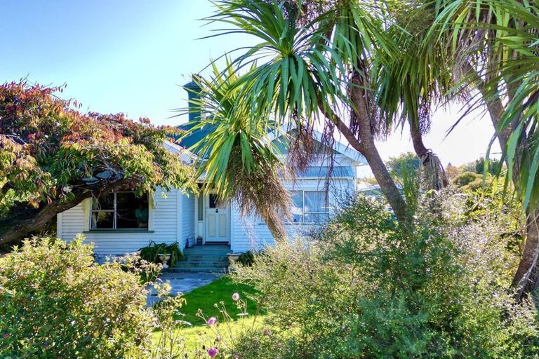 Photo of property in 30 Rhodes Street, Waimate, 7924