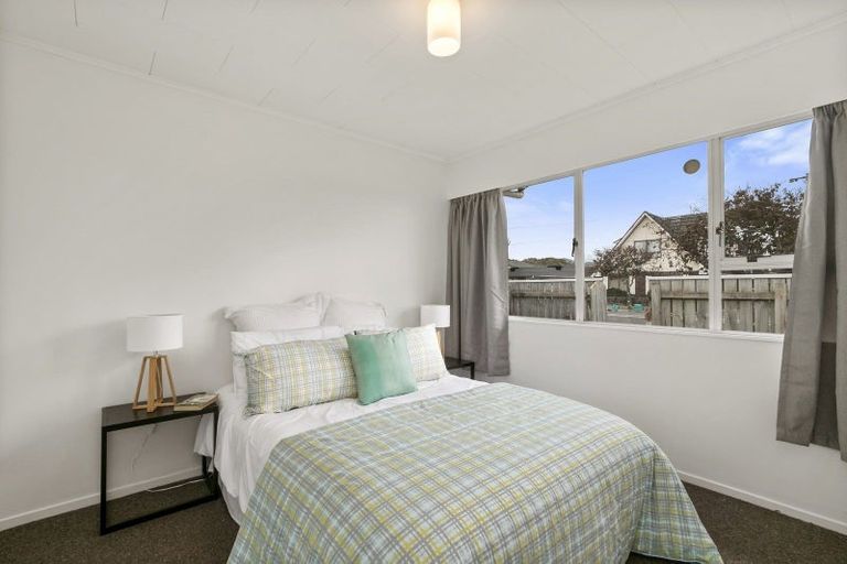 Photo of property in 48b Whites Line West, Woburn, Lower Hutt, 5010