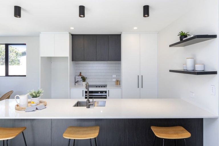 Photo of property in 2/47 Sturrocks Road, Redwood, Christchurch, 8051