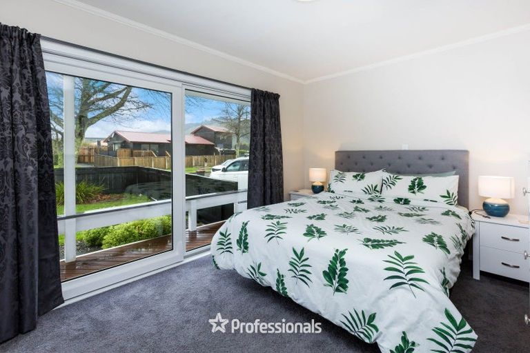 Photo of property in 3 Donegal Grove, Birchville, Upper Hutt, 5018