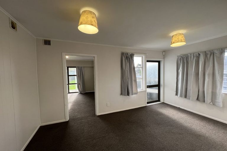 Photo of property in 25 Marewa Street, Te Atatu South, Auckland, 0610