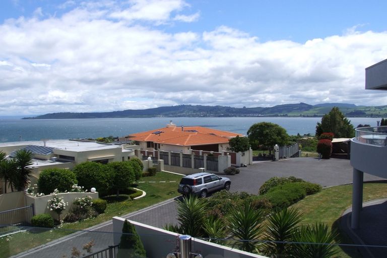 Photo of property in 2/72 Harvey Street, Waipahihi, Taupo, 3330