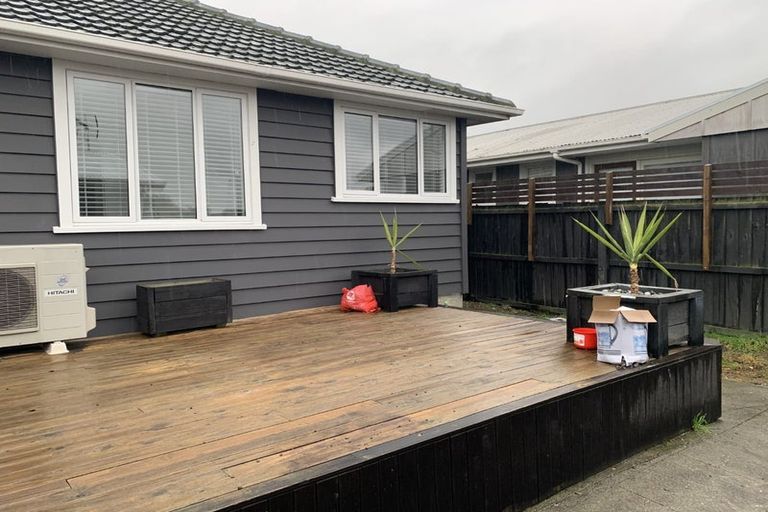 Photo of property in 100 Northcote Road, Northcote, Christchurch, 8052
