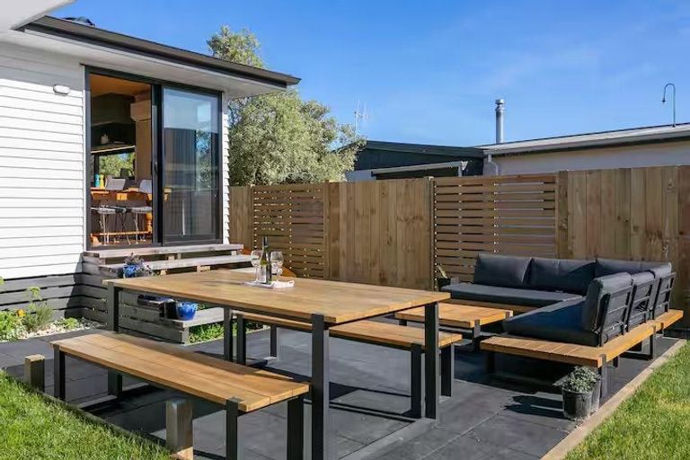 Photo of property in 18 Titoki Avenue, Waipahihi, Taupo, 3330