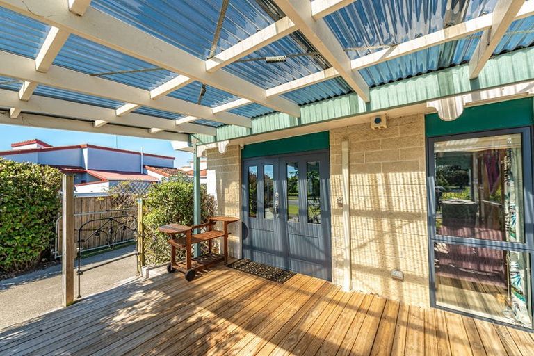 Photo of property in 11 Poutama Place, Tawhero, Whanganui, 4501