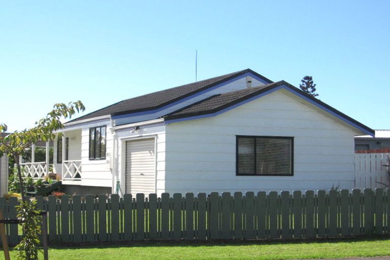 Photo of property in 5 Posa Avenue, Henderson, Auckland, 0612