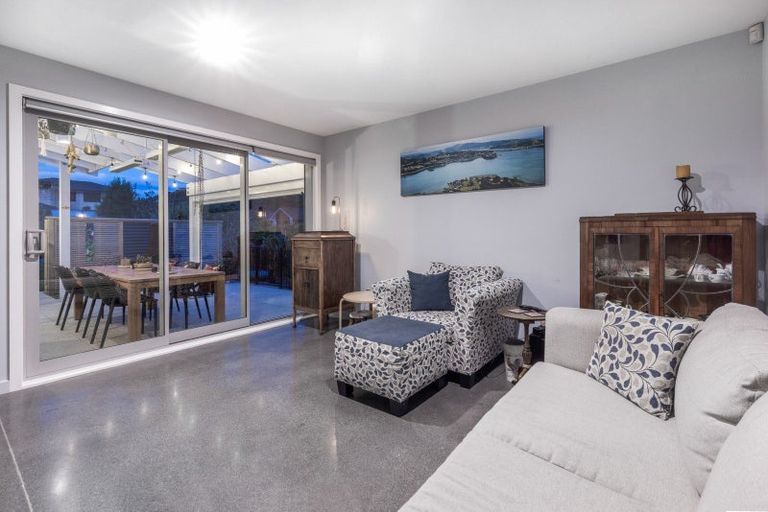 Photo of property in 40 Banks Boulevard, Whitby, Porirua, 5024