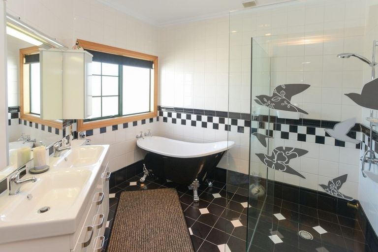 Photo of property in 238 Poraiti Road, Poraiti, Napier, 4182