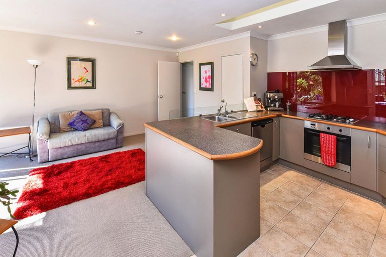 Photo of property in 11 Castlehill Court, Wattle Downs, Auckland, 2103