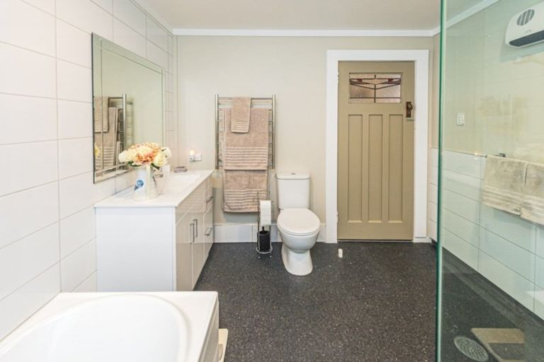 Photo of property in 33 Grey Street, College Estate, Whanganui, 4500