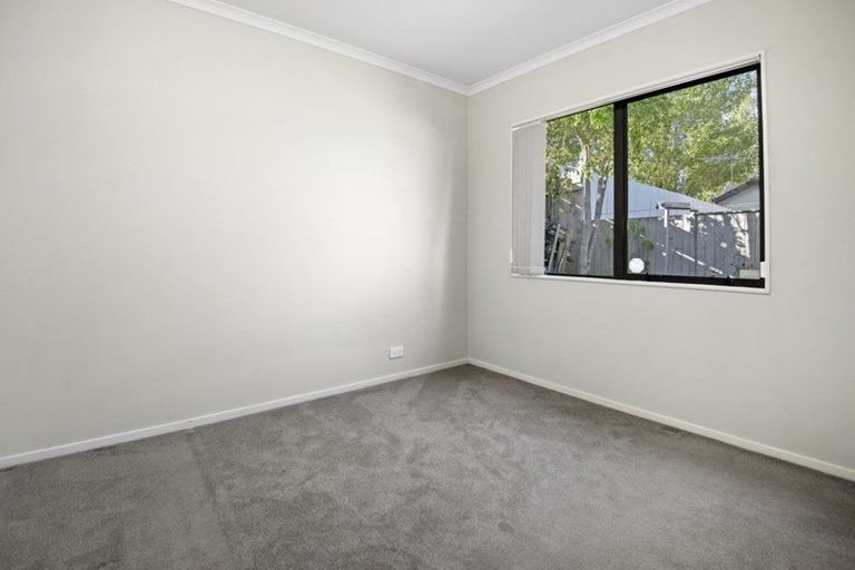 Photo of property in 17 Ashmere Lane, Weymouth, Auckland, 2103