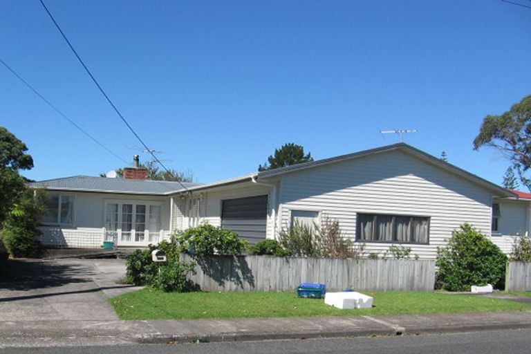 Photo of property in 104 Cobham Crescent, Kelston, Auckland, 0602