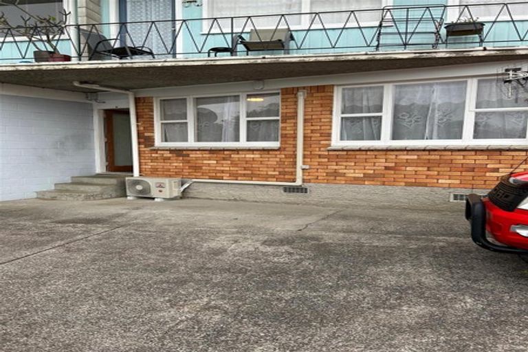 Photo of property in 2/243a St George Street, Papatoetoe, Auckland, 2025