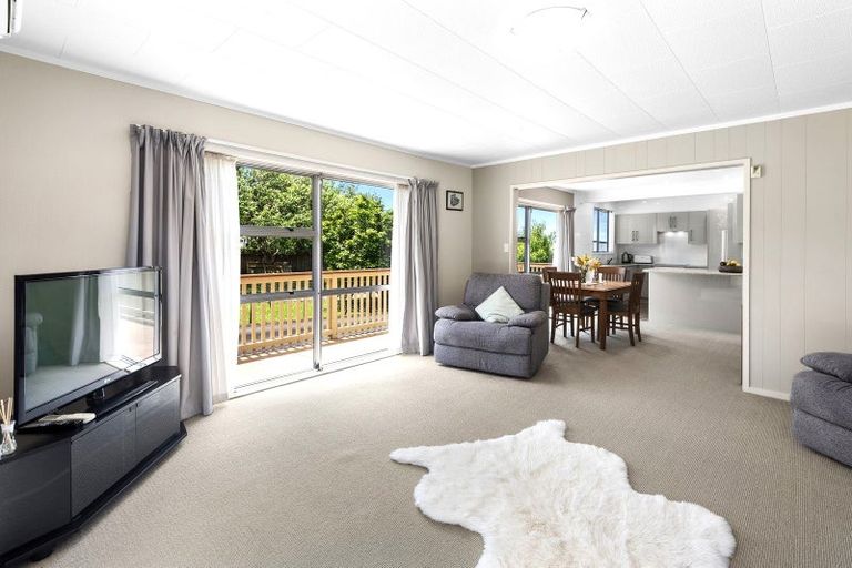 Photo of property in 16 Lake Ora Road, Te Kamo, Whangarei, 0112