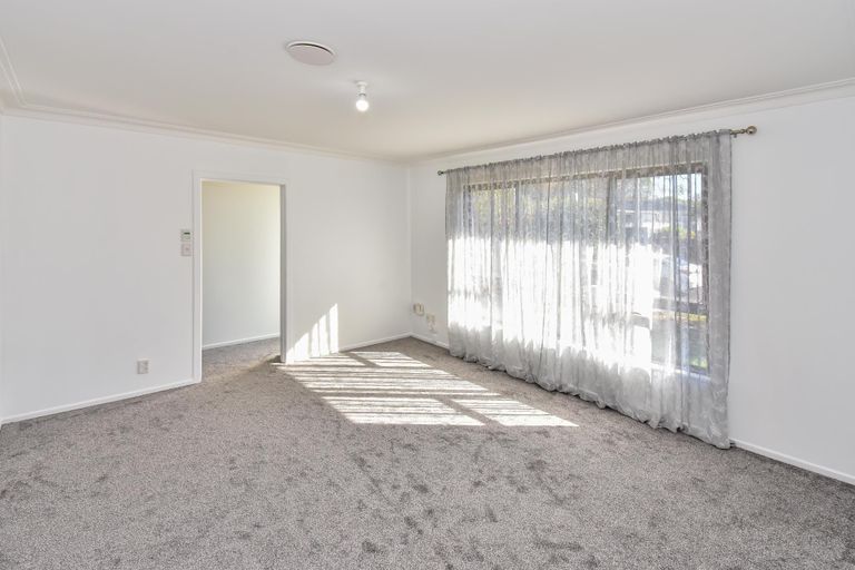Photo of property in 4 Coles Place, Manurewa, Auckland, 2102