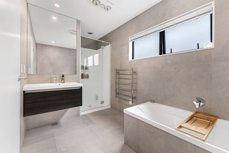 Photo of property in 33 Kabardin Street, Karaka, Papakura, 2113