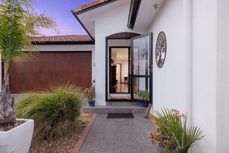 Photo of property in 24 Ohope Place, Papamoa Beach, Papamoa, 3118