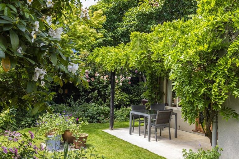 Photo of property in 1/26 Strowan Road, Strowan, Christchurch, 8052