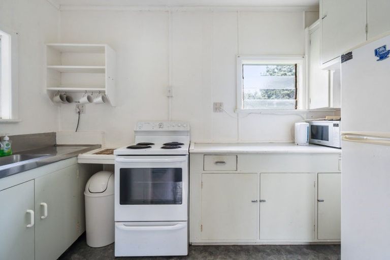 Photo of property in 11 Ringer Avenue, Matapouri, Whangarei, 0173