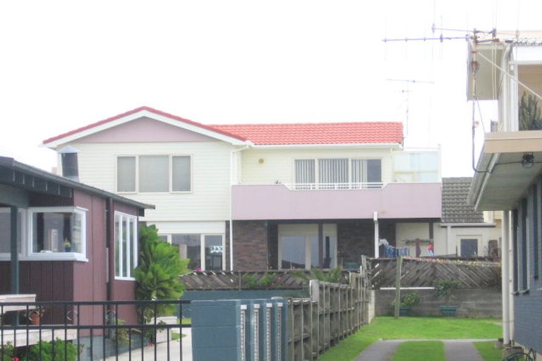 Photo of property in 1/186 Marine Parade, Mount Maunganui, 3116