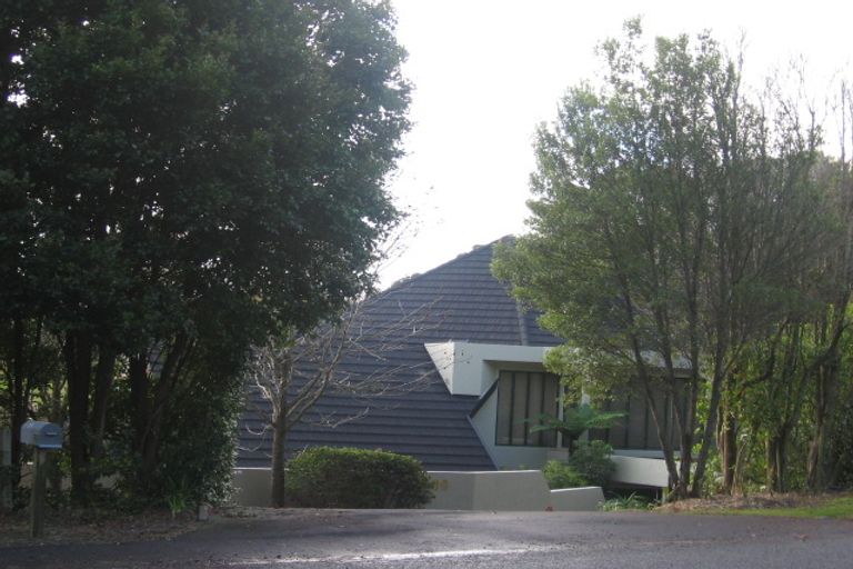 Photo of property in 100 Browns Lane, Flat Bush, Auckland, 2016